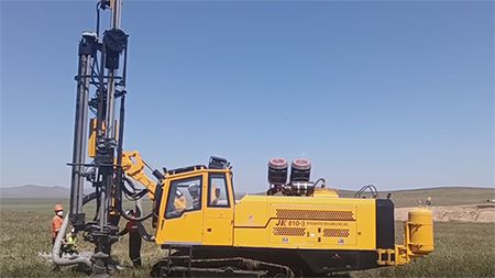 Foreuse fond de trou JK810-3 dans un projet en Mongolie